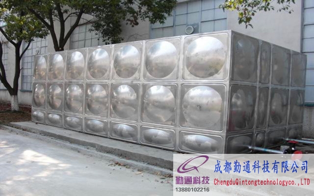 不锈钢保温水箱内胆、外层保温采用聚氨脂发泡板